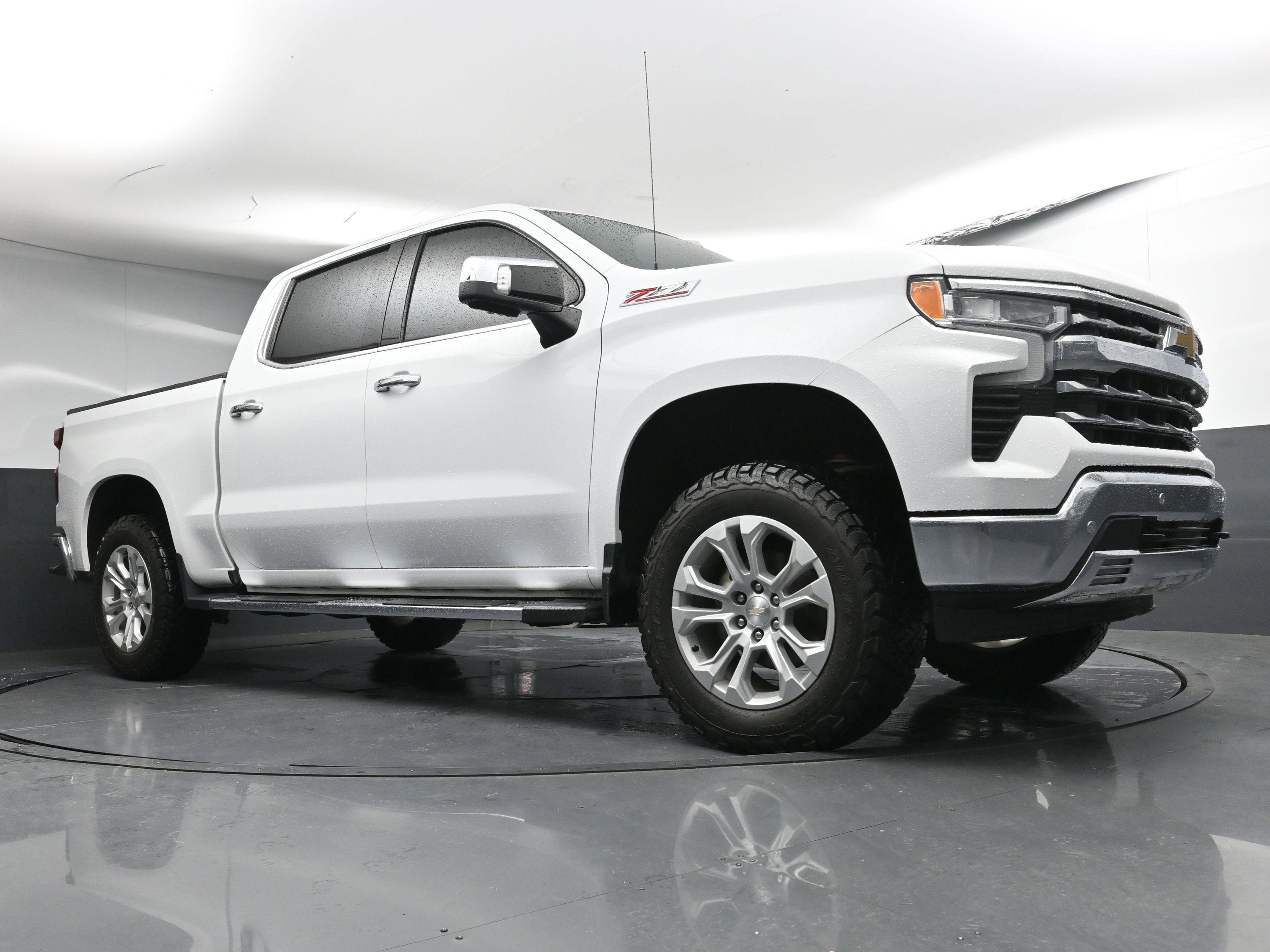 Used 2023 Chevrolet Silverado 1500 LTZ w/ LTZ Premium Package image 26