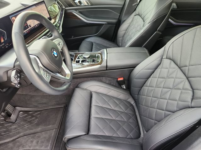 Used 2025 BMW X7 xDrive40i AWD/4WD image 14