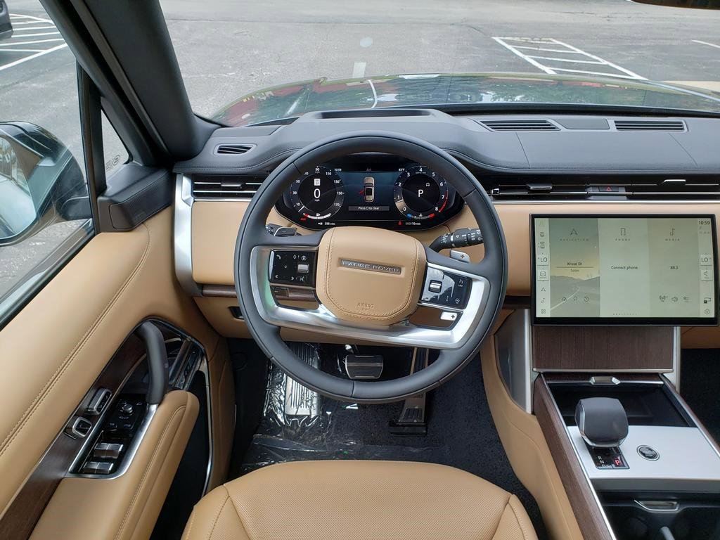 New 2025 Land Rover Range Rover Long Wheelbase SE image 14