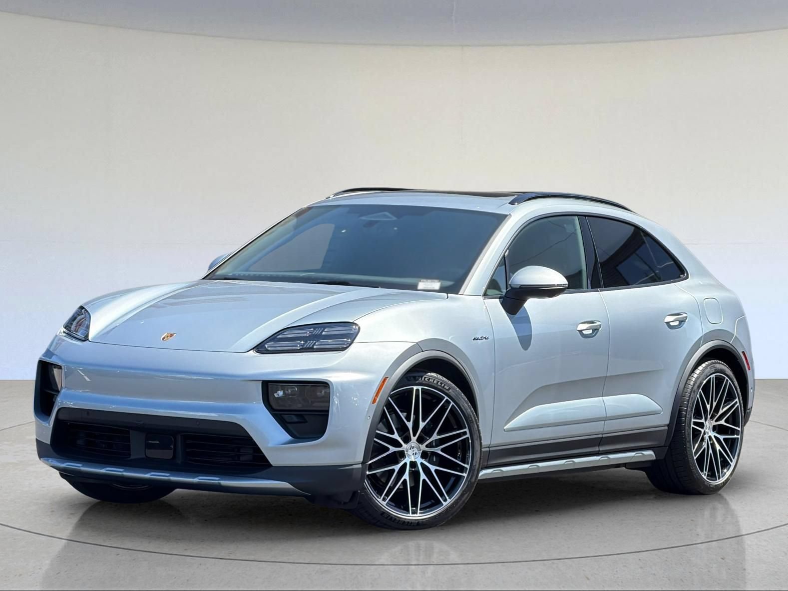 New 2026 Porsche Macan 4 Electric AWD/4WD image 1
