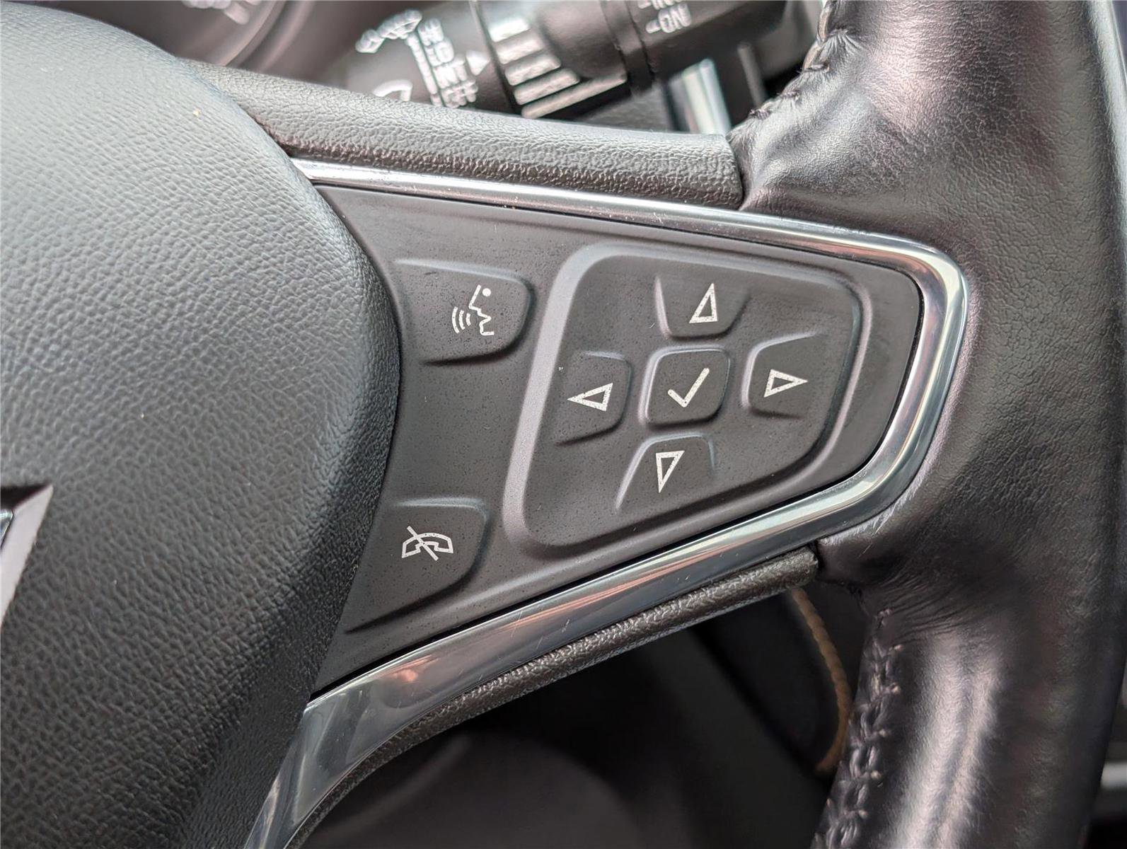 Used 2021 Chevrolet Equinox Premier AWD/4WD image 25