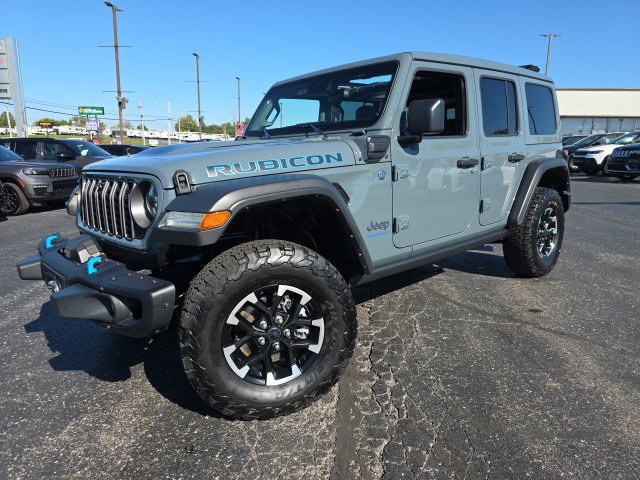 Used 2024 Jeep Wrangler Unlimited Rubicon 4xe w/ Capability Package AWD/4WD image 2