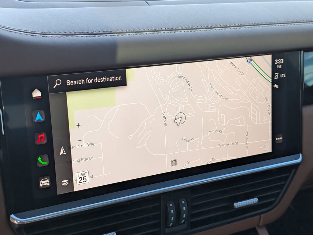 Used 2023 Porsche Cayenne Platinum Edition image 17