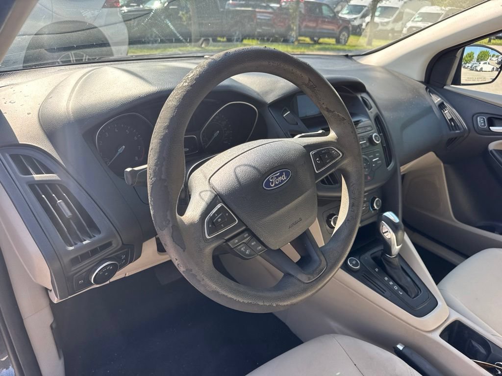 Used 2015 Ford Focus SE w/ Reverse Sensing Package FWD image 9