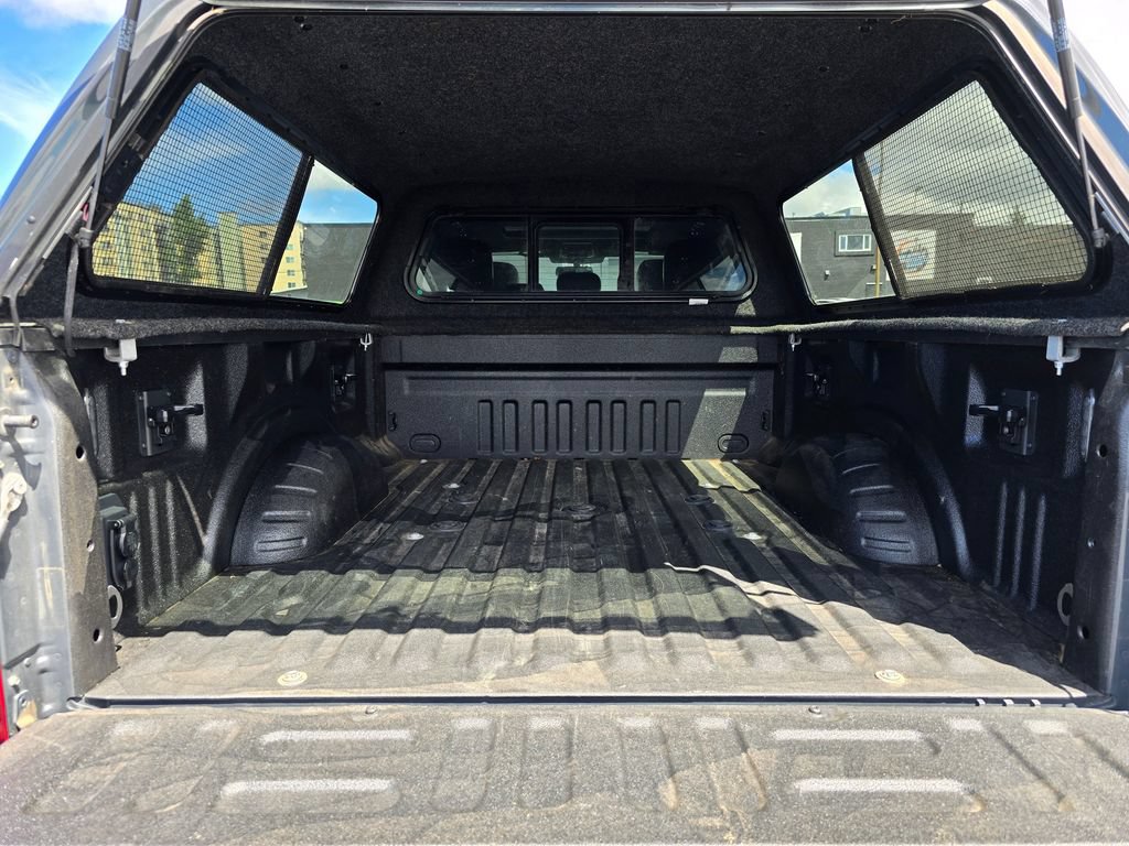 Used 2021 Ford F350 Platinum w/ Tremor Off-Road Package AWD/4WD image 16