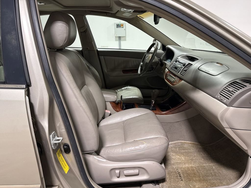 Used 2002 Toyota Camry XLE image 21