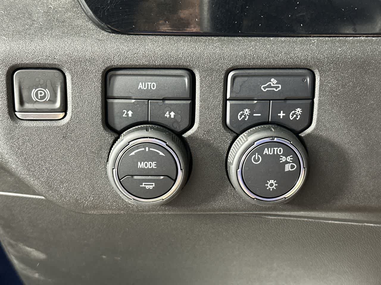Used 2023 Chevrolet Silverado 1500 LT AWD/4WD image 30