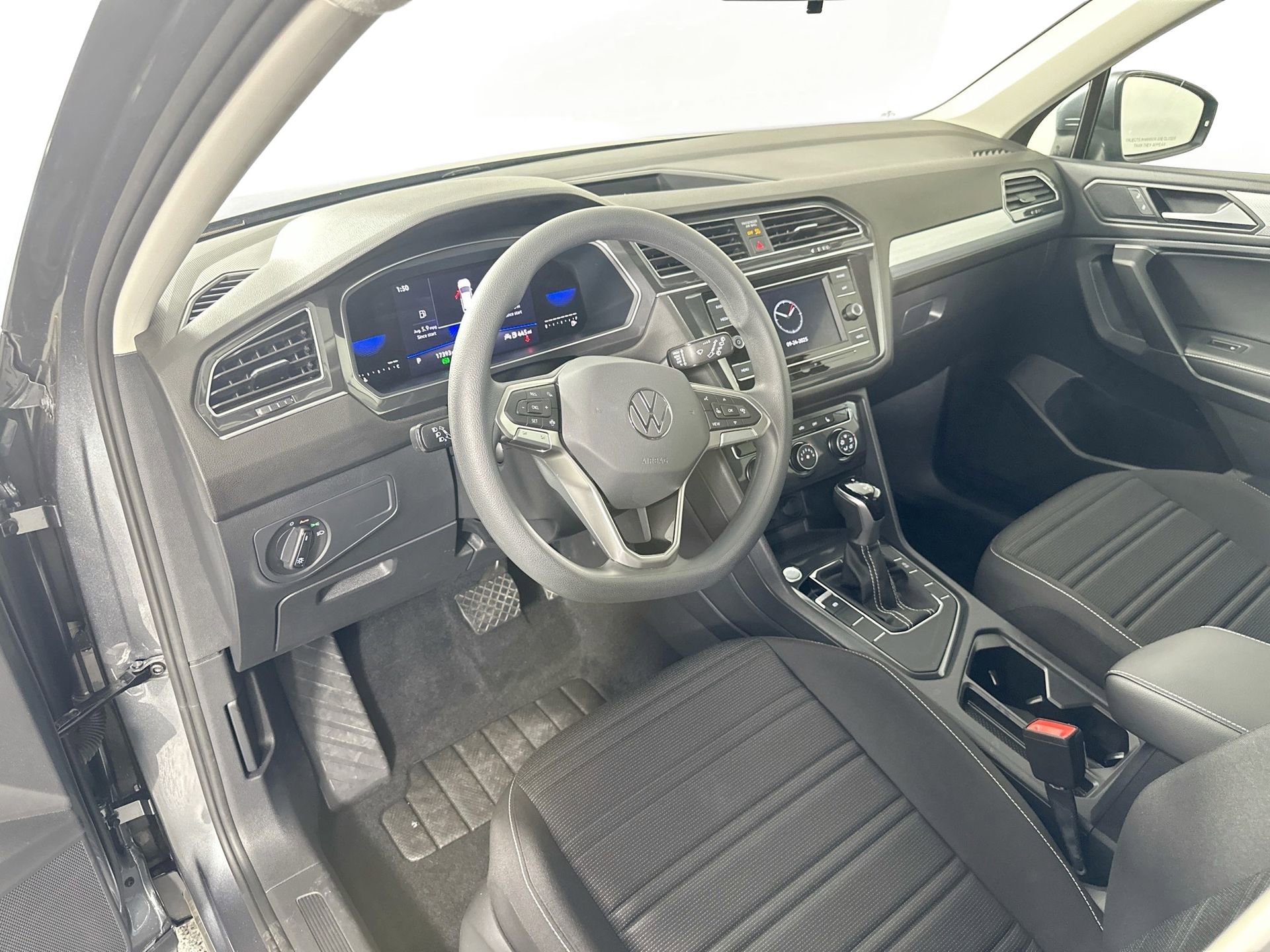 Certified 2022 Volkswagen Tiguan S image 9