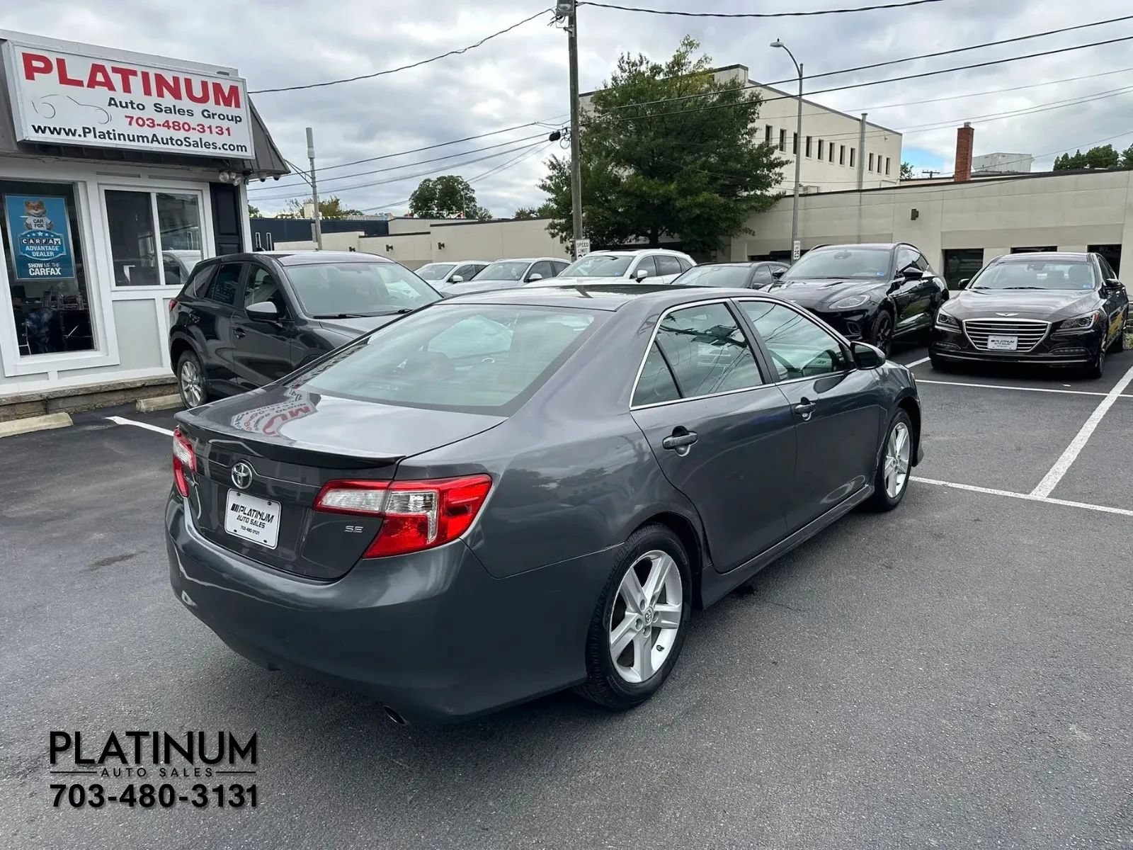 Used 2014 Toyota Camry SE FWD image 5
