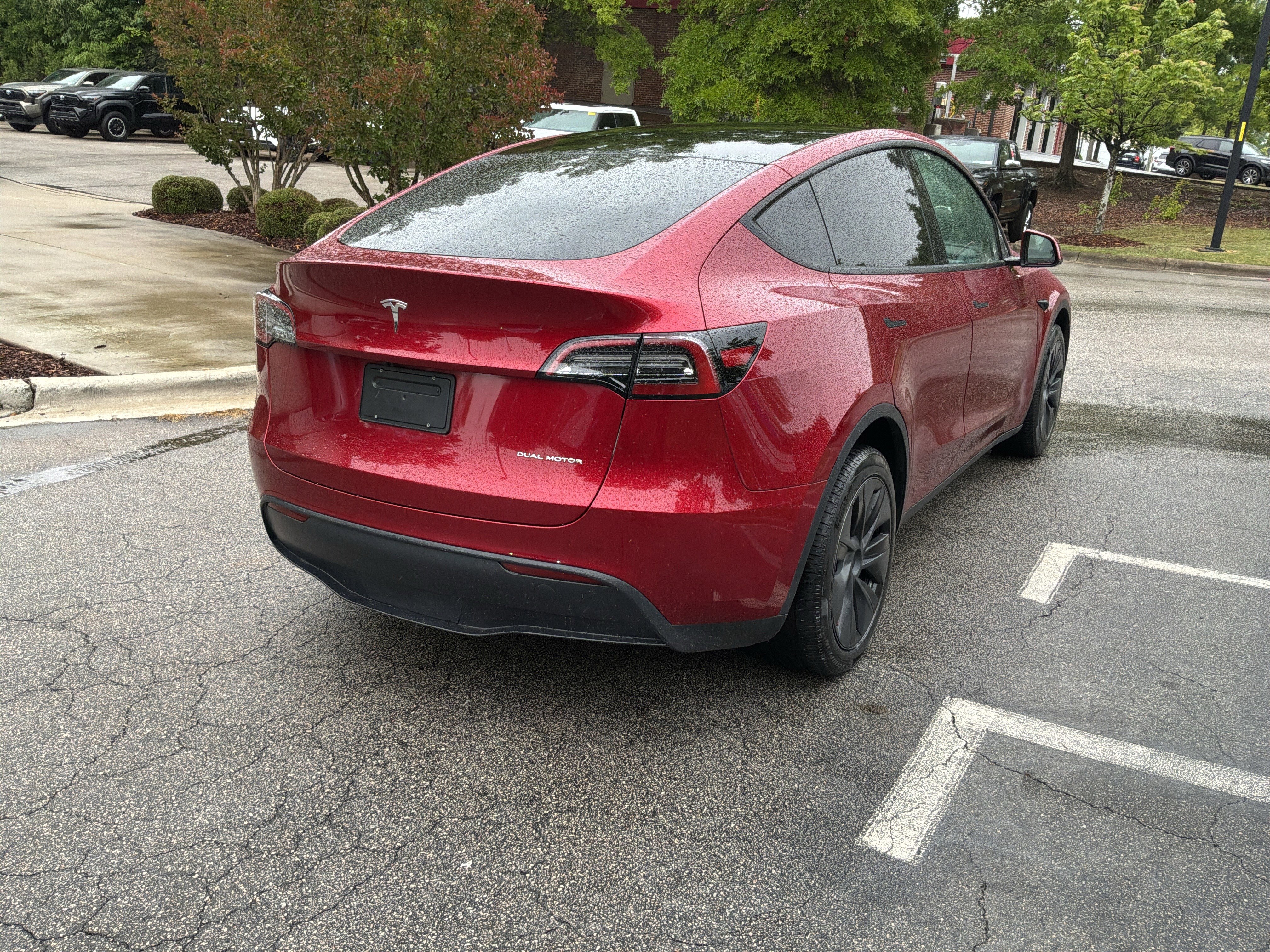 Used 2024 Tesla Model Y Long Range AWD/4WD image 10