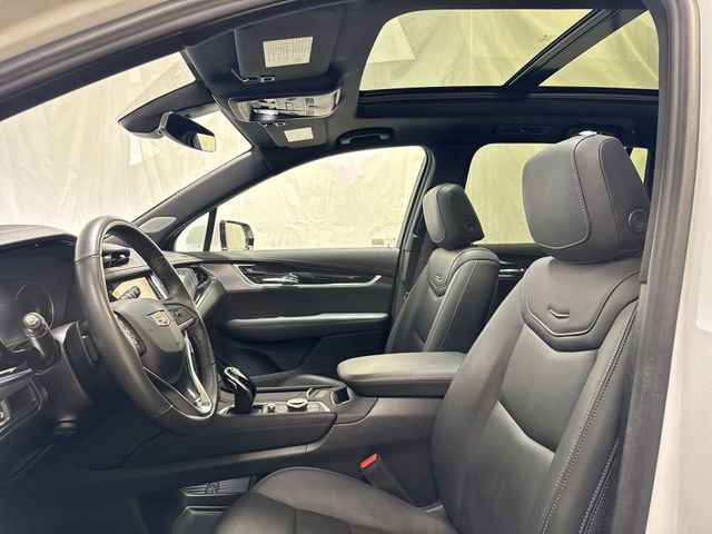 Used 2023 Cadillac XT6 Premium Luxury w/ LPO, Floor Liner Package FWD image 11