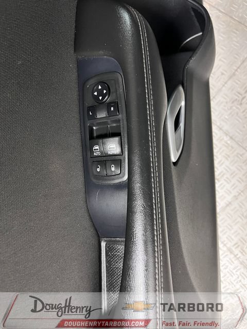 Used 2016 Dodge Challenger SXT RWD image 27