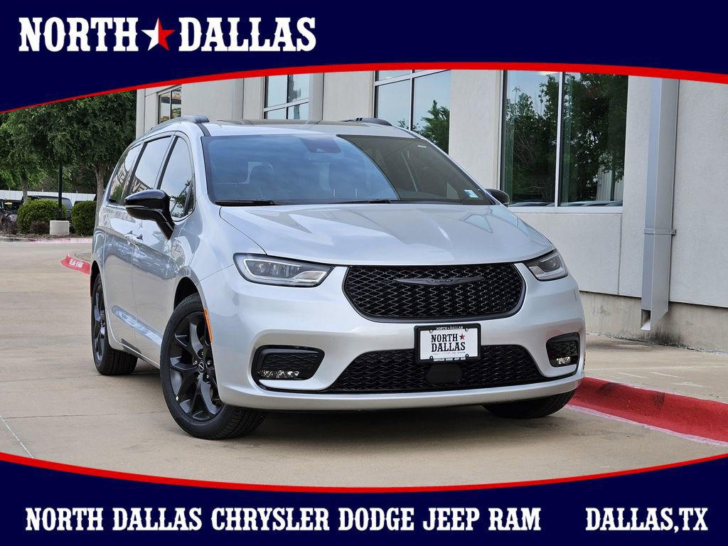New 2026 Chrysler Pacifica Limited FWD image 1