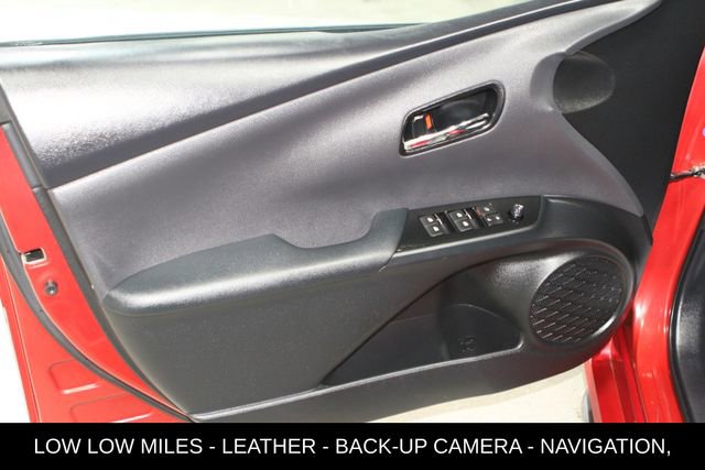 Used 2017 Toyota Prius Prime Advanced w/ Carpet Mat Package image 13