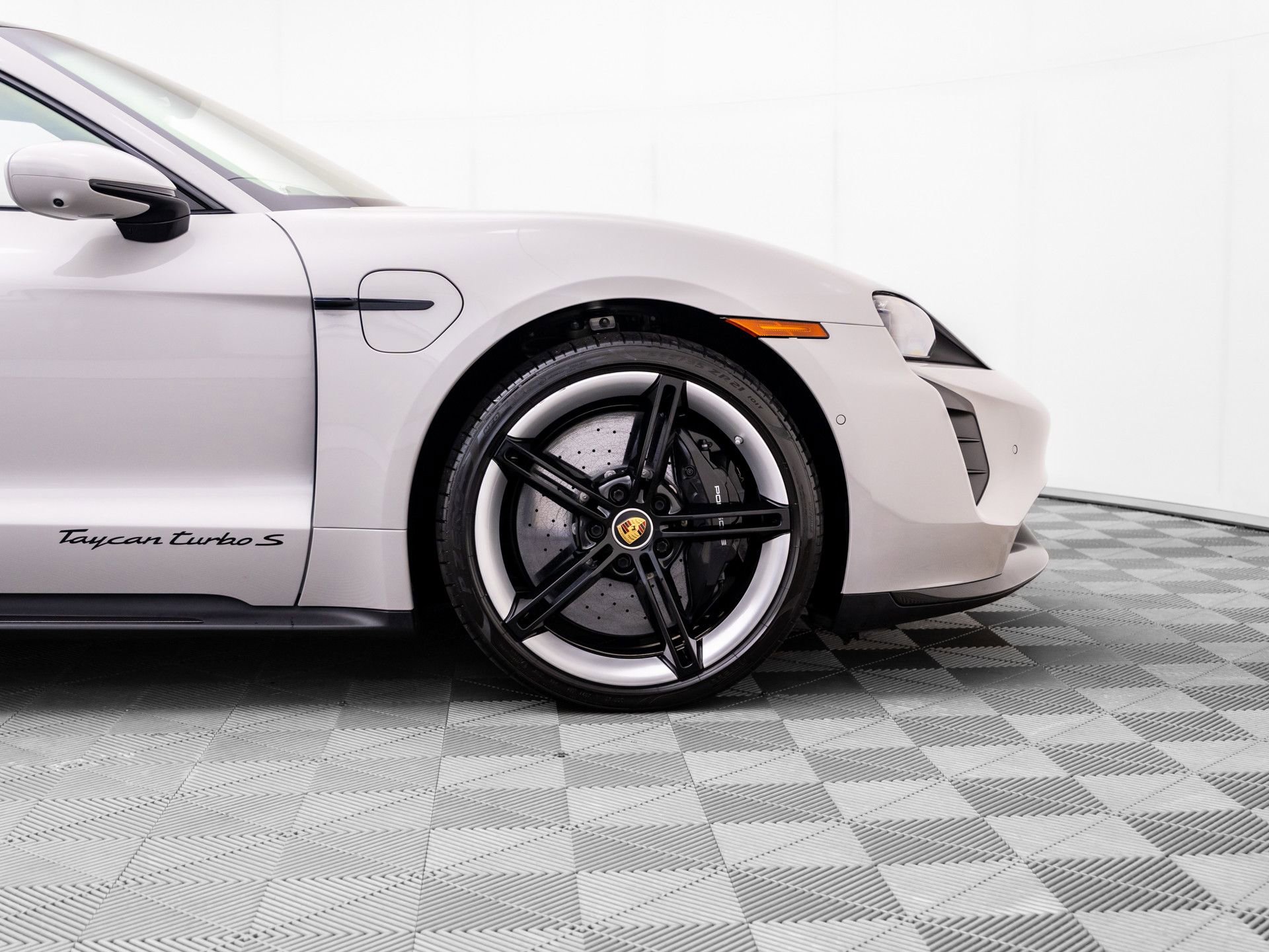Used 2022 Porsche Taycan Turbo S AWD/4WD image 35