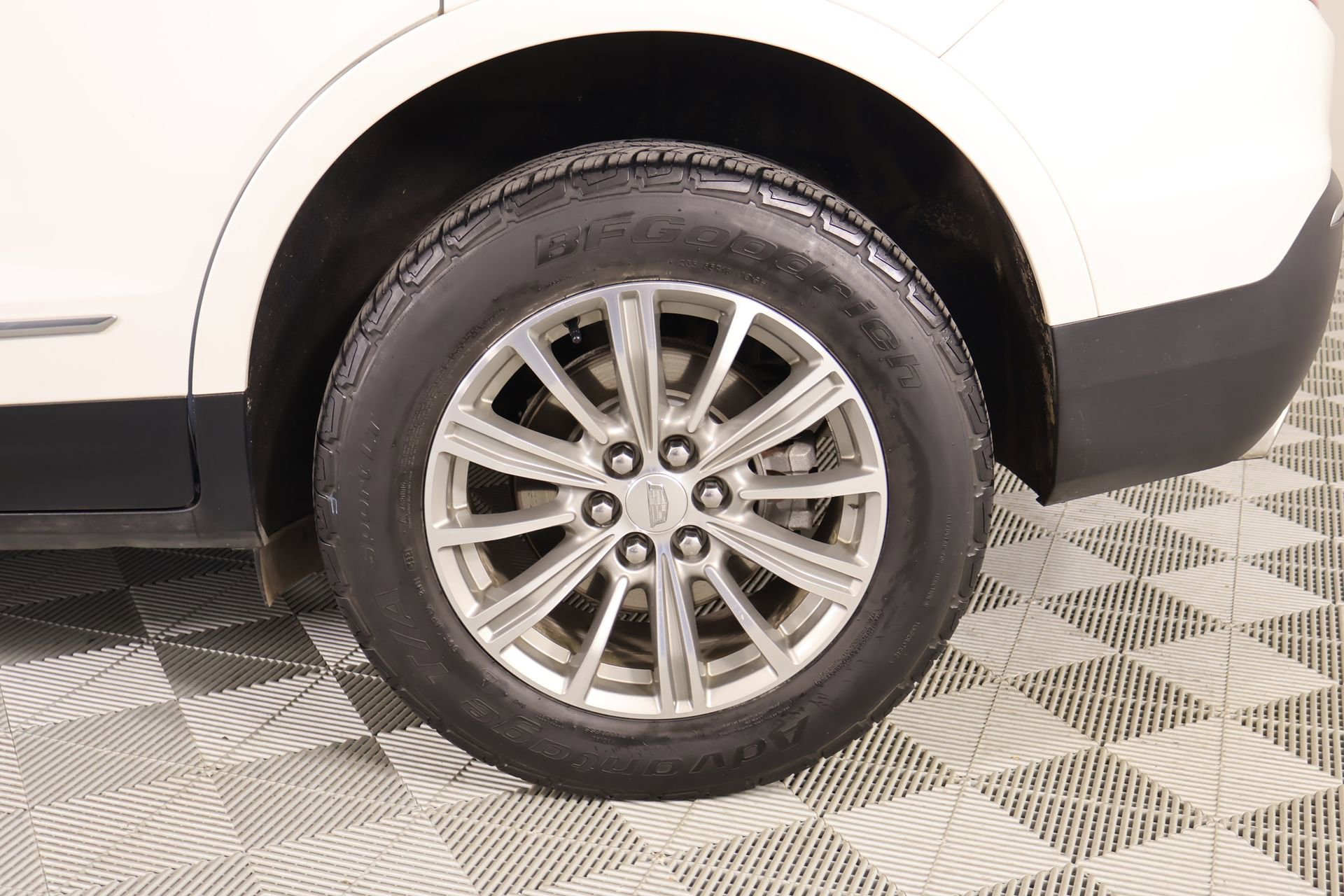 Used 2018 Cadillac XT5 Luxury w/ Driver Awareness Package image 20