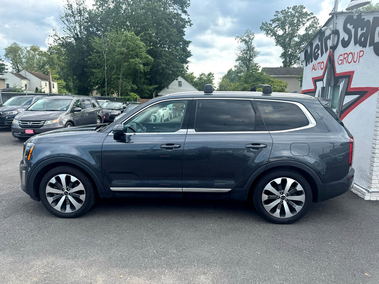 Used 2020 Kia Telluride EX w/ EX Premium Package image 4