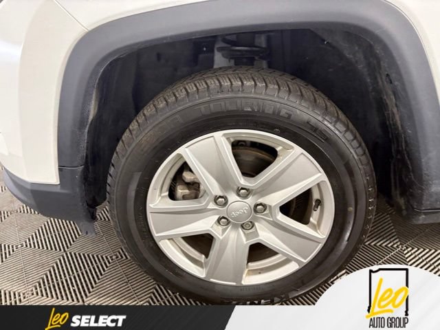 Used 2022 Jeep Compass Latitude w/ Convenience Group AWD/4WD image 23