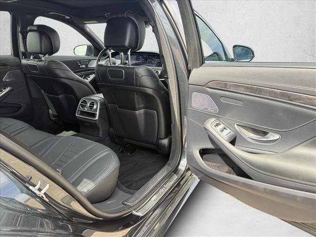 Used 2019 Mercedes-Benz S 560 Sedan image 24
