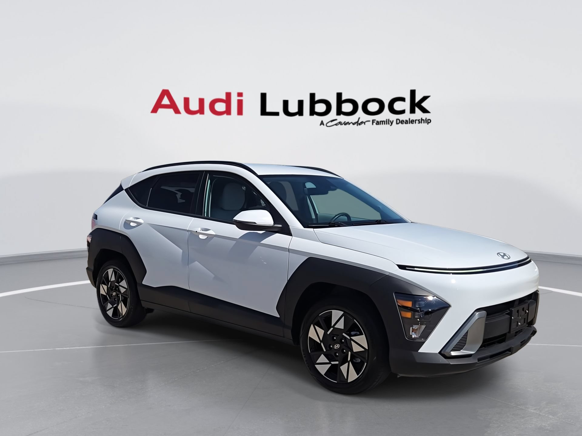 Used 2025 Hyundai Kona SEL FWD image 2
