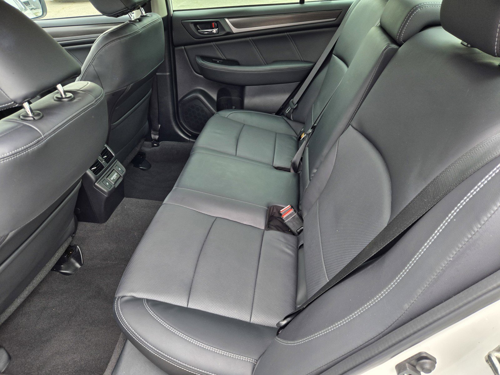 Used 2018 Subaru Legacy 3.6R Limited AWD/4WD image 12