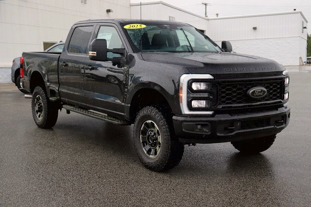 New 2025 Ford F350 XLT w/ Black Appearance Package image 3