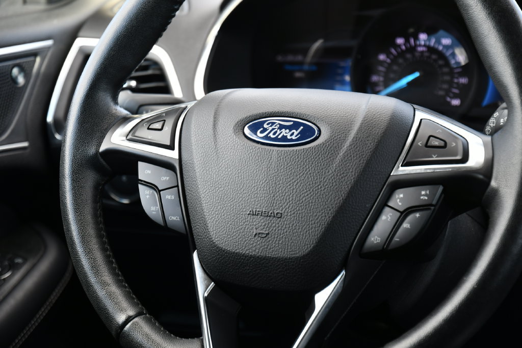 Used 2021 Ford Edge Titanium AWD/4WD image 24