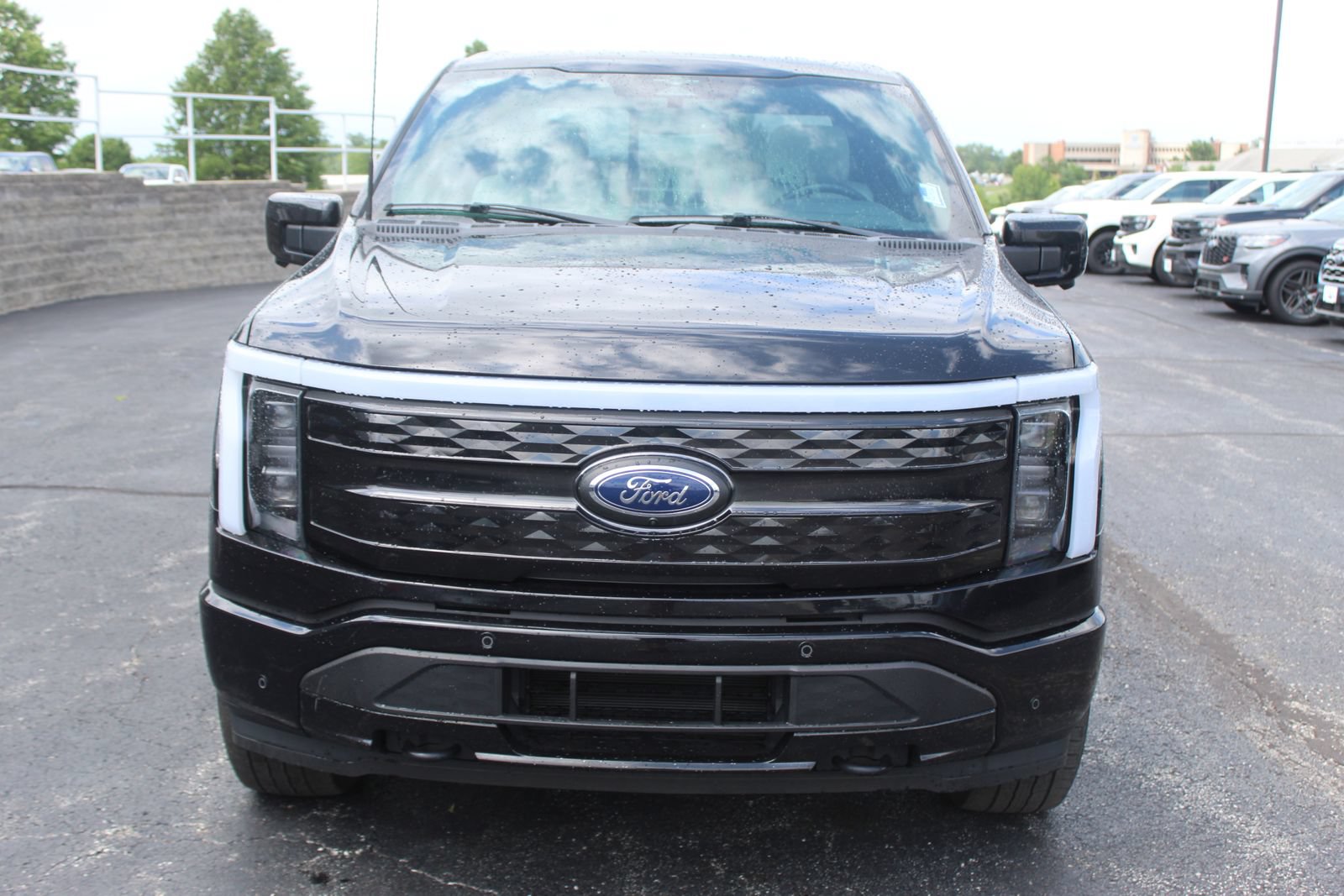 Used 2023 Ford F150 Lightning Platinum AWD/4WD image 12