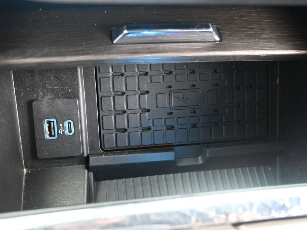 Used 2024 Ford Expedition Limited image 18