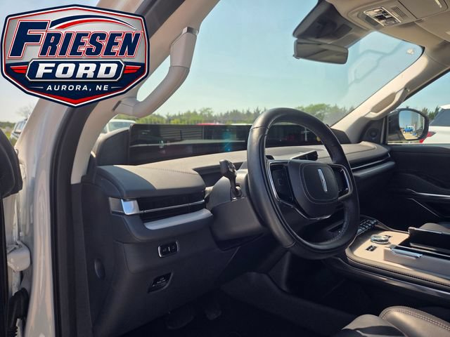 Used 2025 Lincoln Navigator L Reserve AWD/4WD image 14