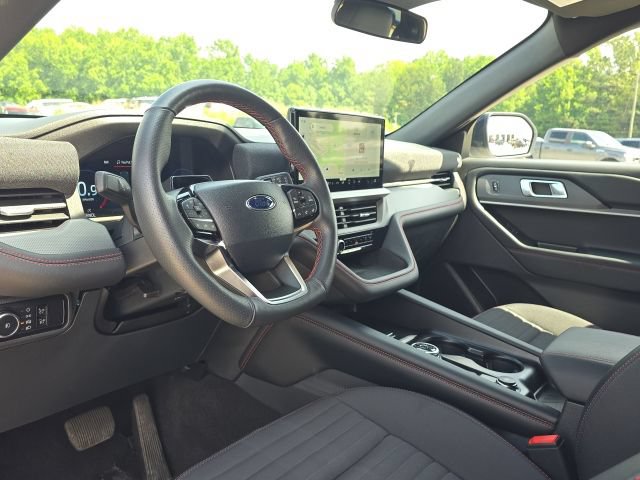 Used 2025 Ford Explorer ST-Line w/ ST-Line Street Pack AWD/4WD image 28