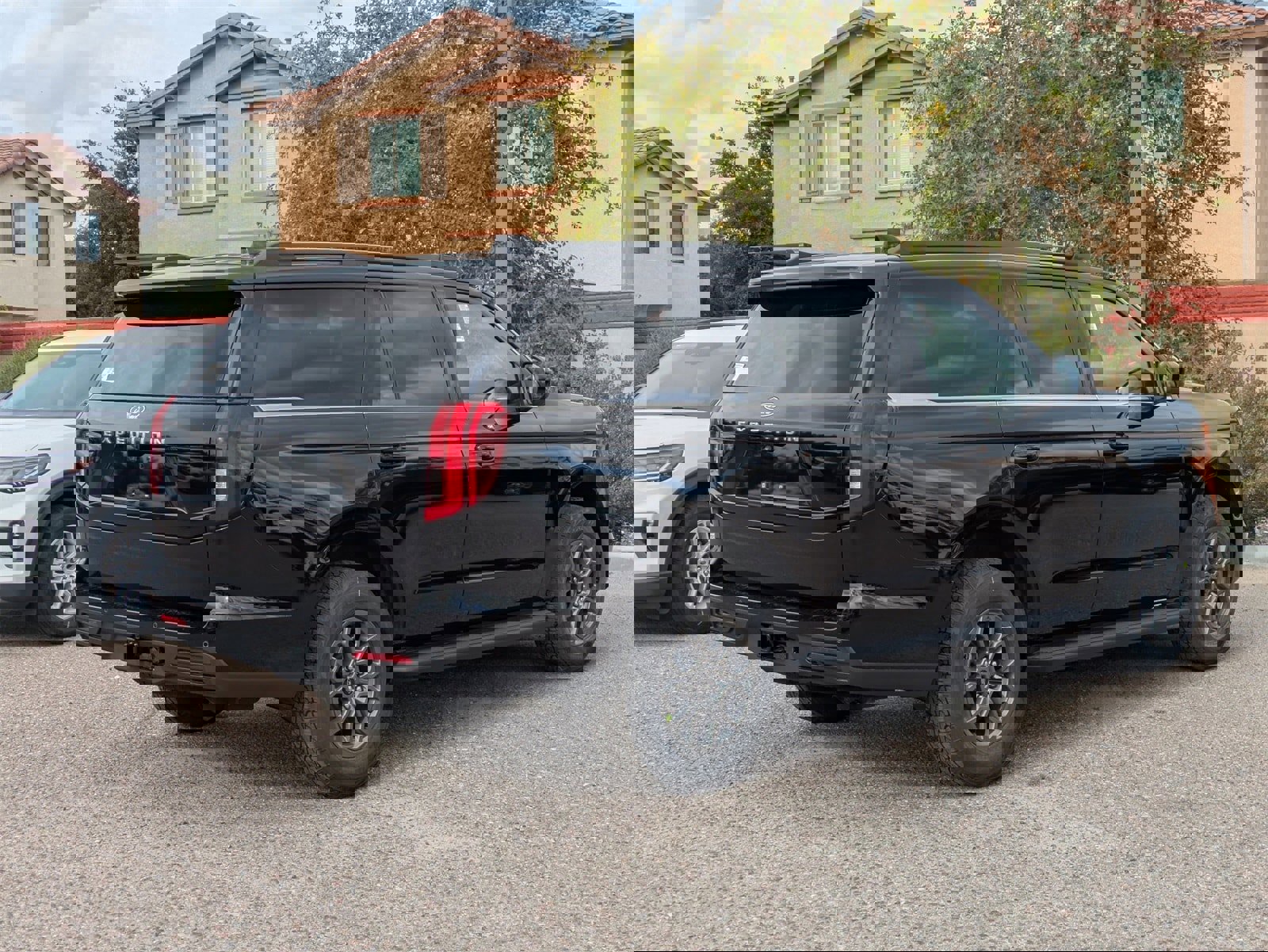 New 2026 Ford Expedition XL image 7