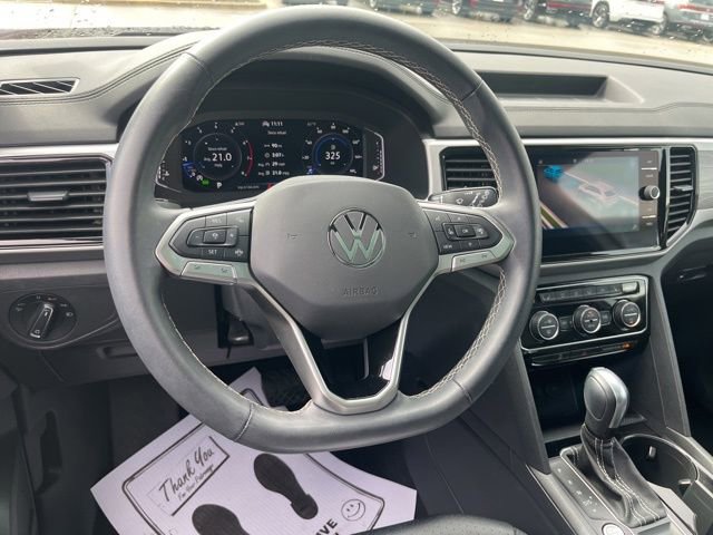 Certified 2022 Volkswagen Atlas Cross Sport SE w/ Panoramic Sunroof Package image 37
