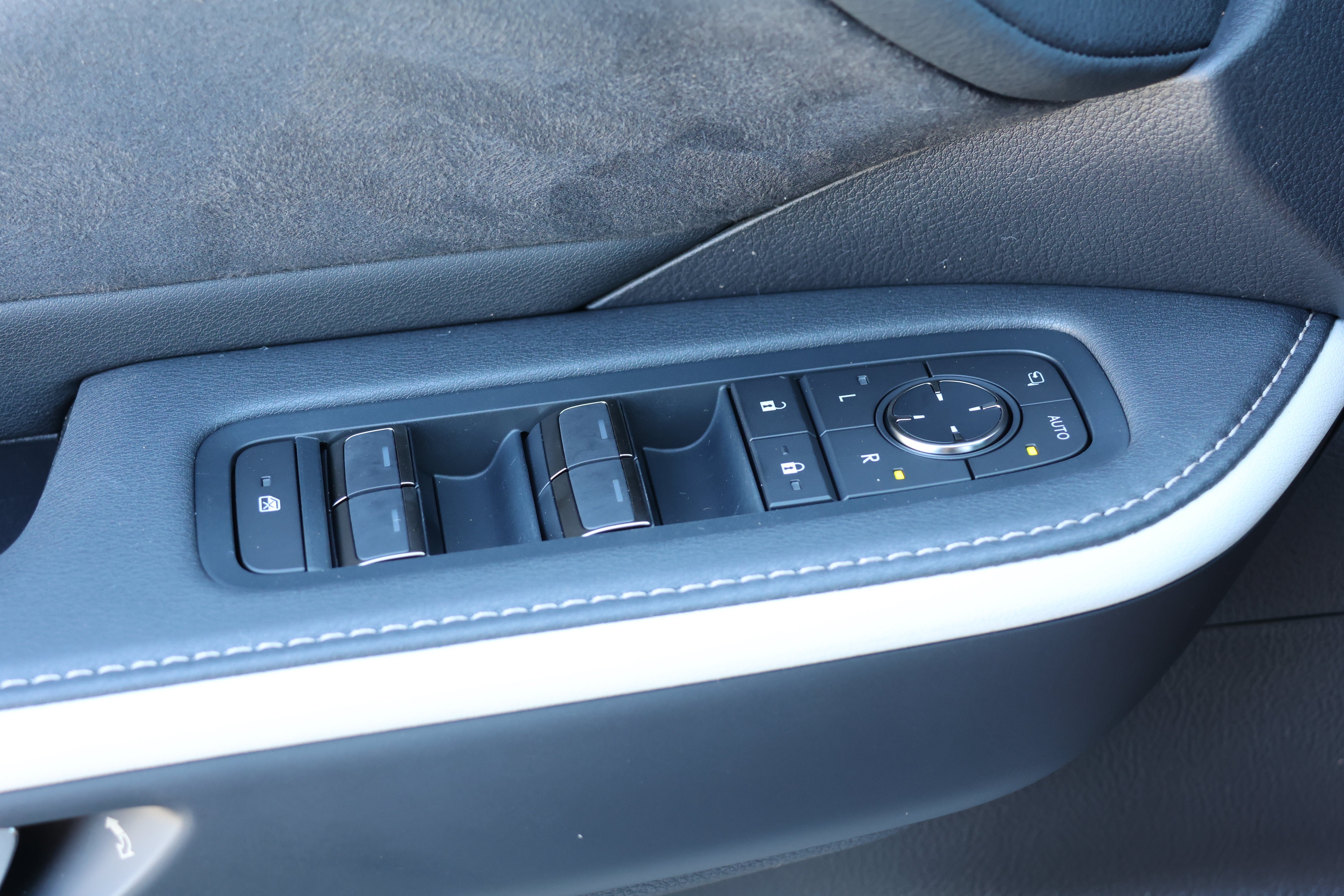 New 2026 Lexus TX 500h AWD image 13