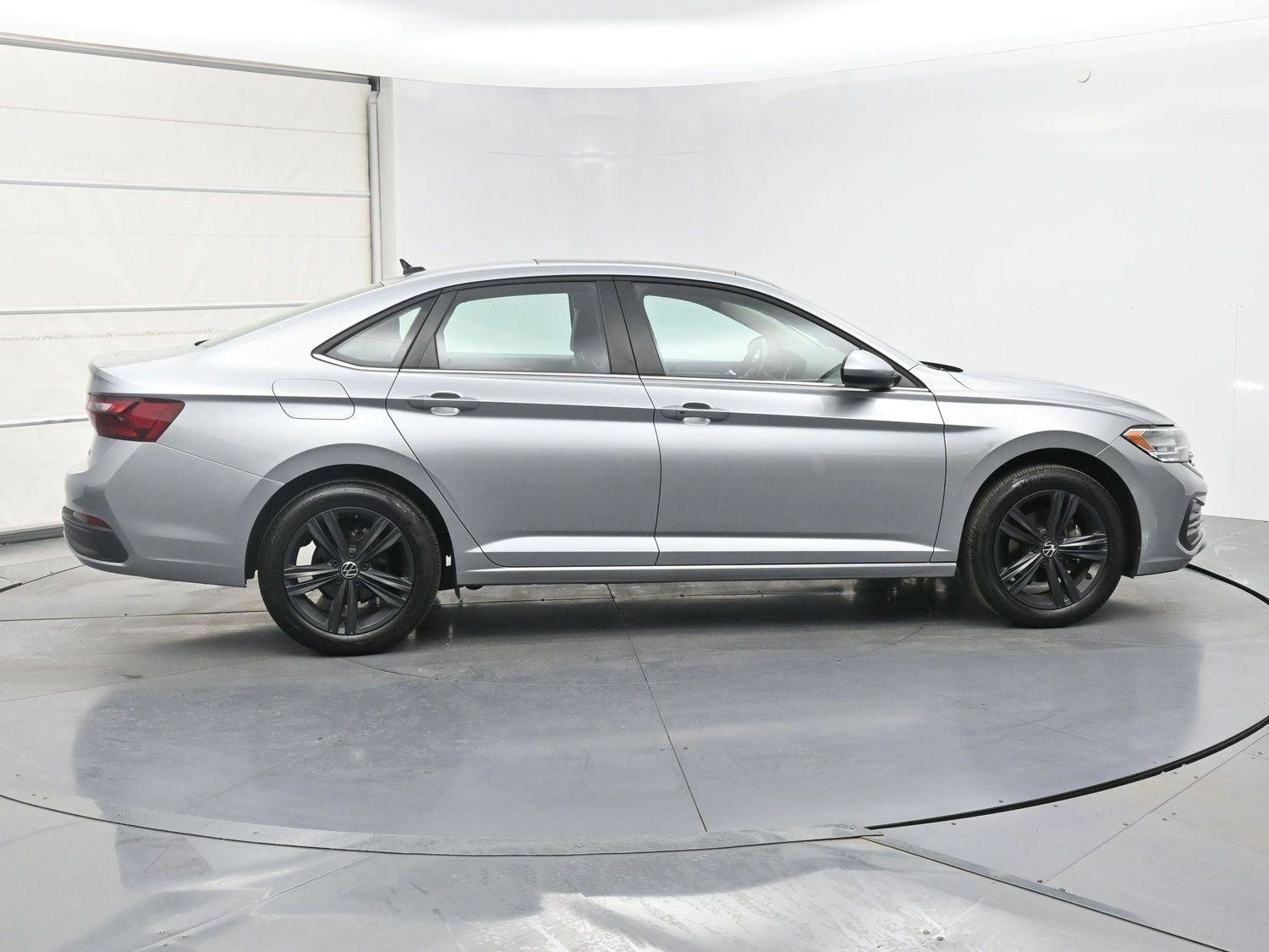 Used 2023 Volkswagen Jetta SE FWD image 25