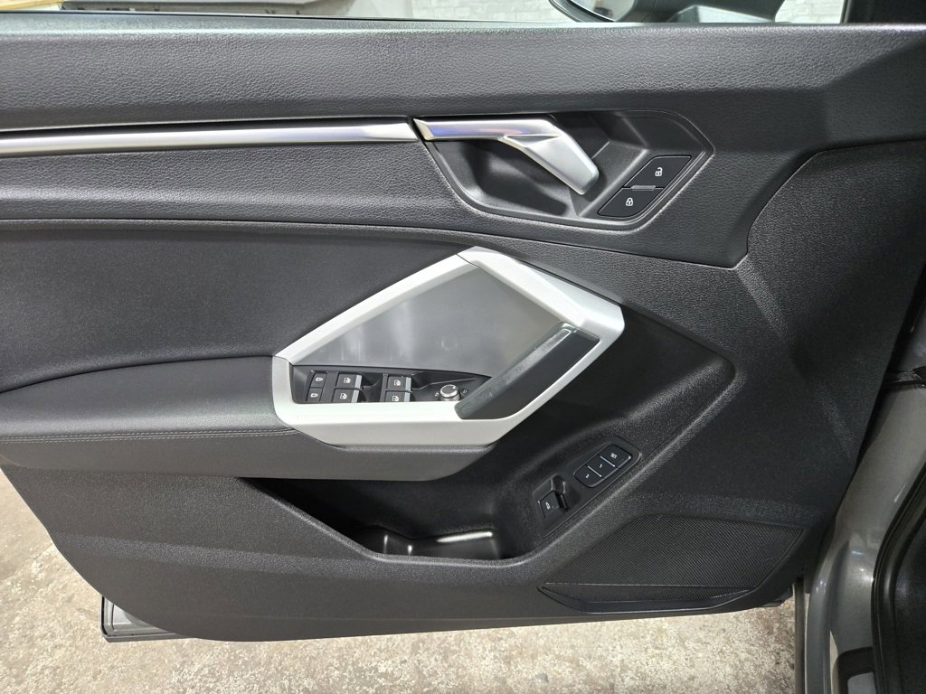 Used 2024 Audi Q3 2.0T Premium image 7
