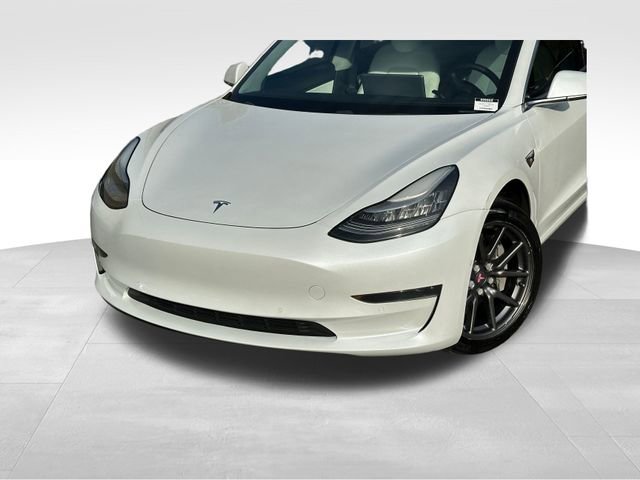 Used 2020 Tesla Model 3 Standard Range Plus image 9