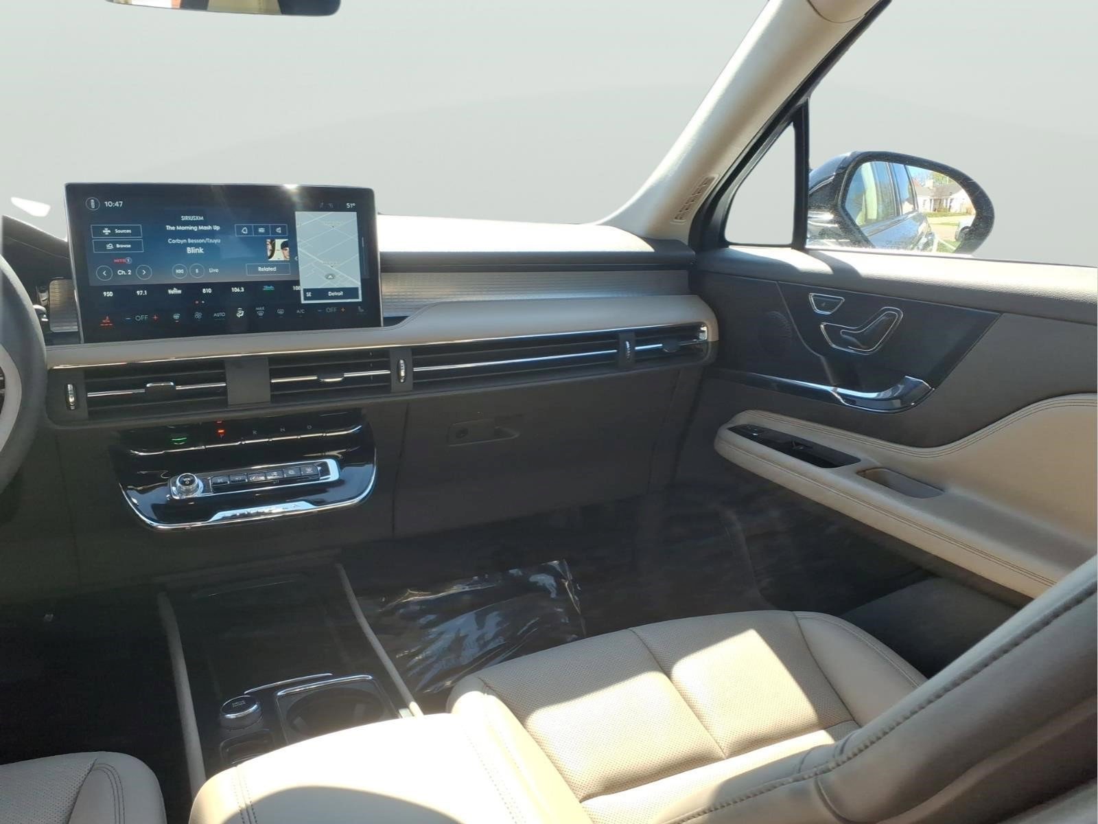 Used 2023 Lincoln Corsair AWD w/ Equipment Group 101A image 12