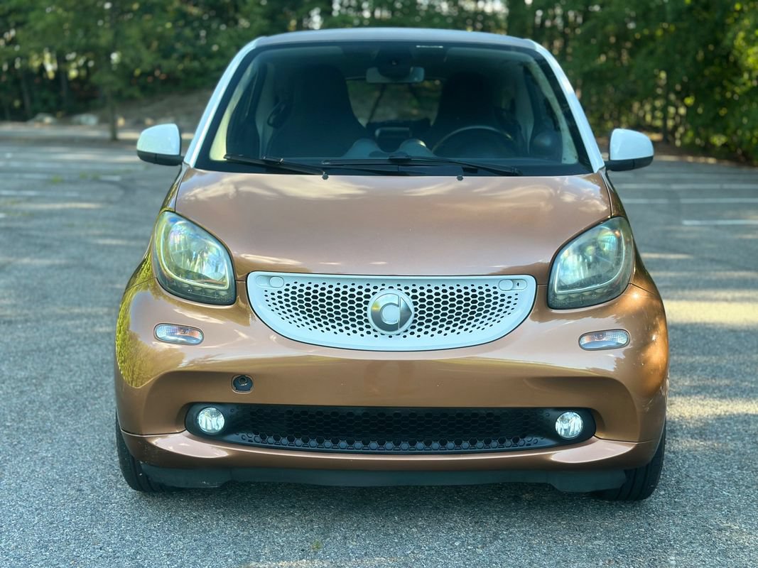 Used 2016 smart fortwo passion RWD image 3