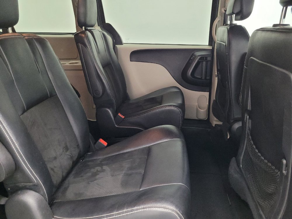 Used 2019 Dodge Grand Caravan SXT image 19