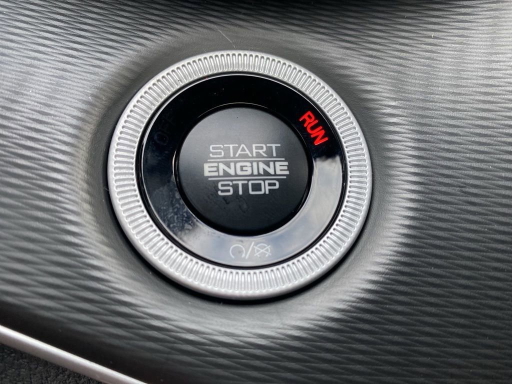 New 2025 Jeep Grand Cherokee L Altitude image 32