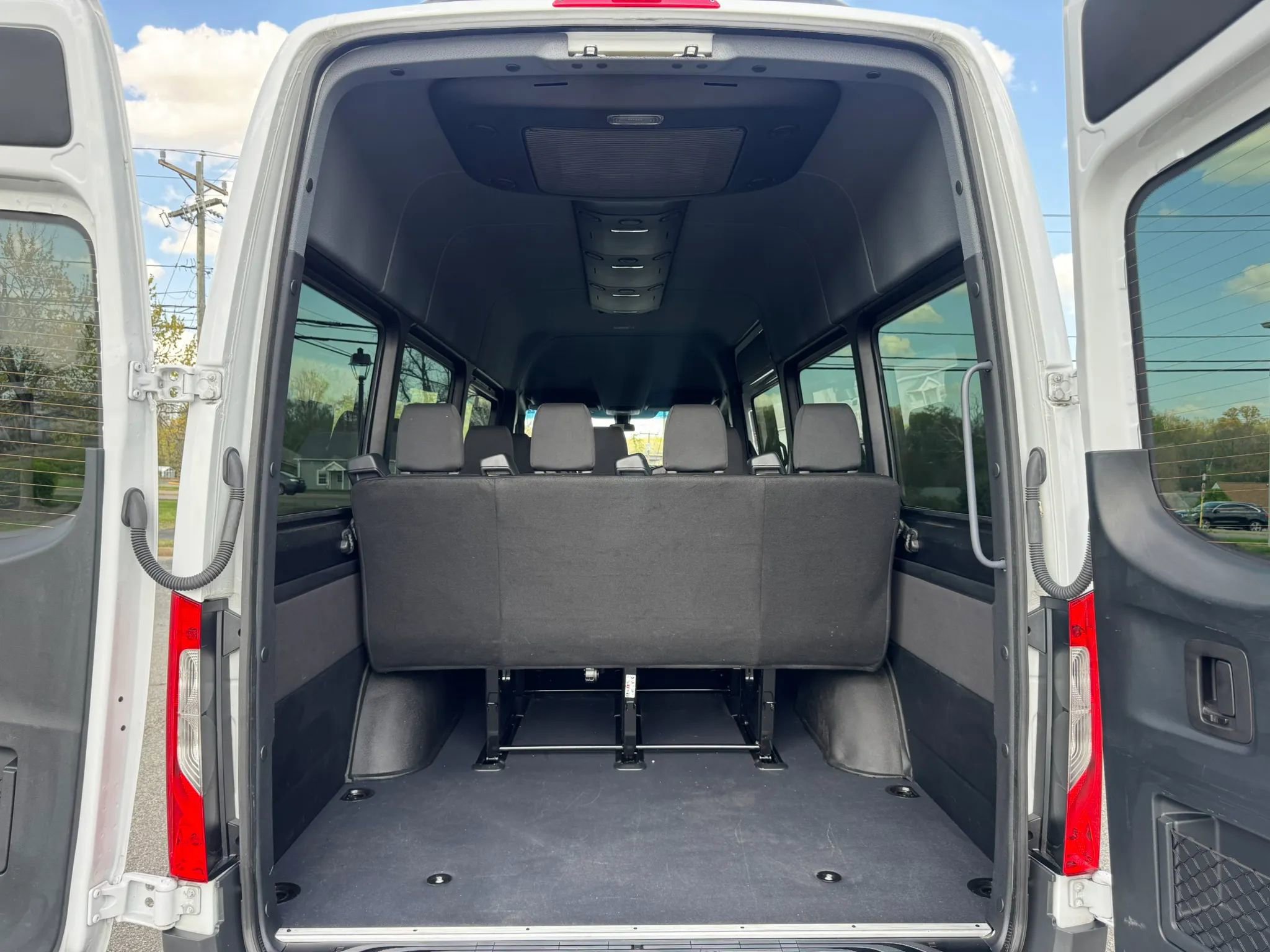 Used 2025 Mercedes-Benz Sprinter 2500 image 22