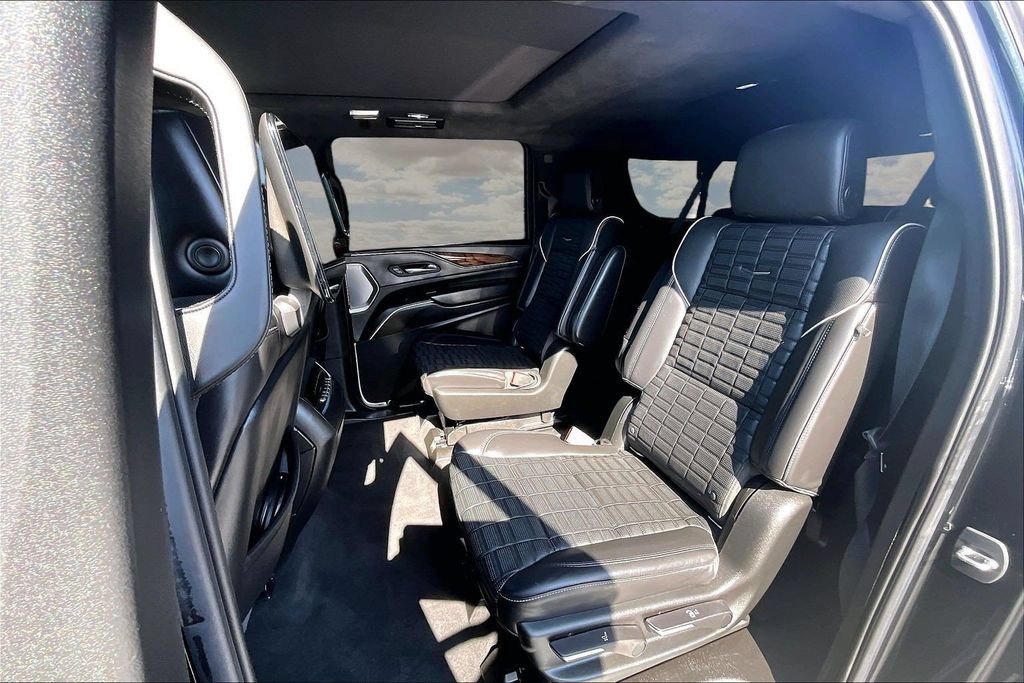 Used 2021 Cadillac Escalade ESV Premium Luxury Platinum AWD/4WD image 22