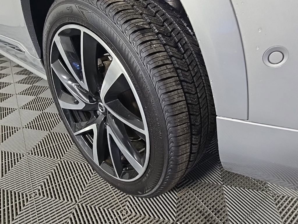 Certified 2023 Volvo XC90 B6 Plus w/ Protection Package Premier AWD/4WD image 12