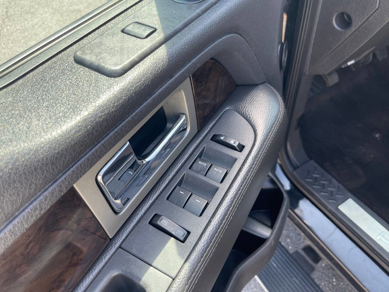 Used 2013 Ford F150 Platinum image 24