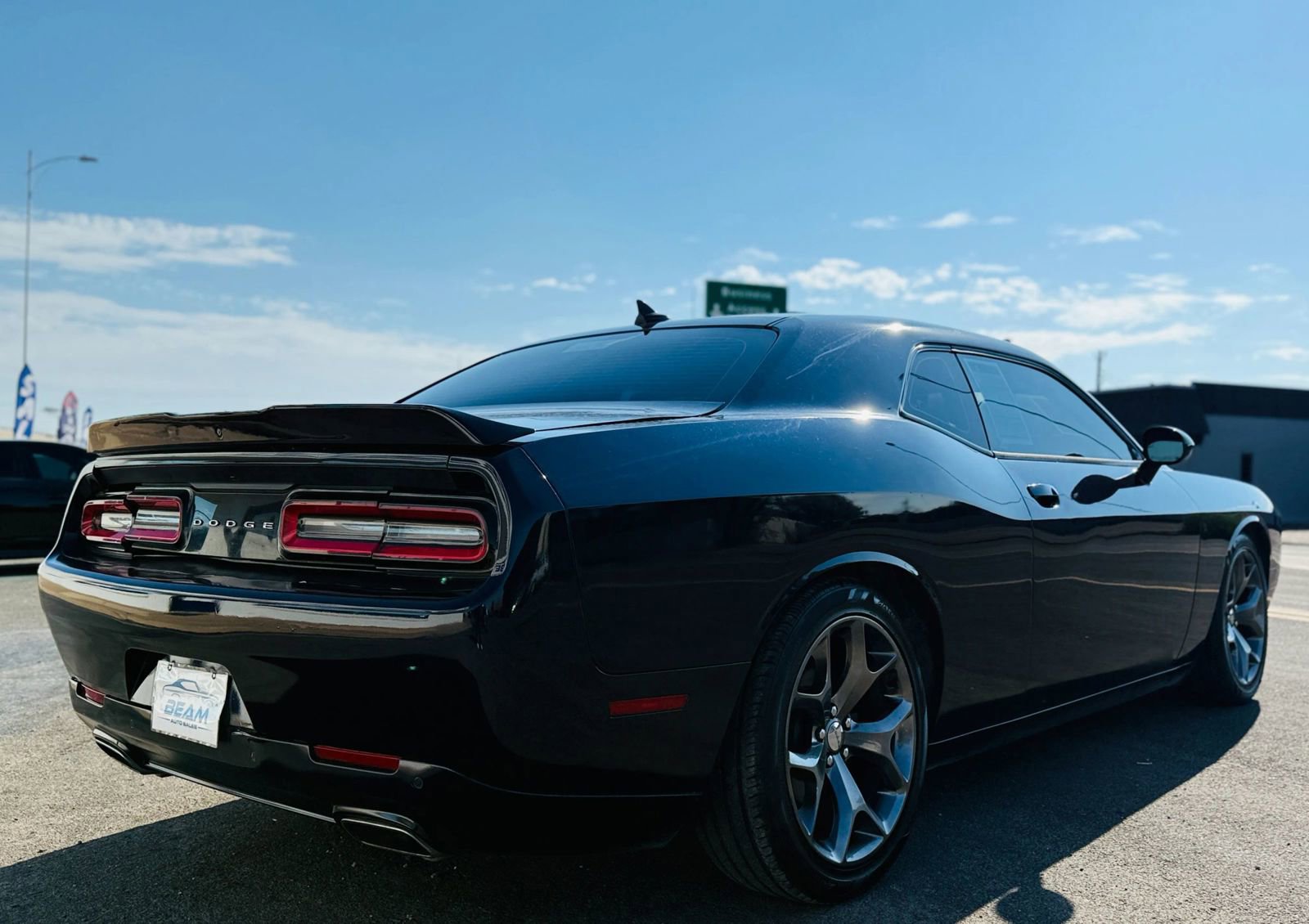 Used 2016 Dodge Challenger SXT Plus image 3