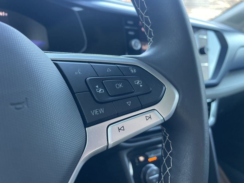 Used 2024 Volkswagen Taos SE image 40