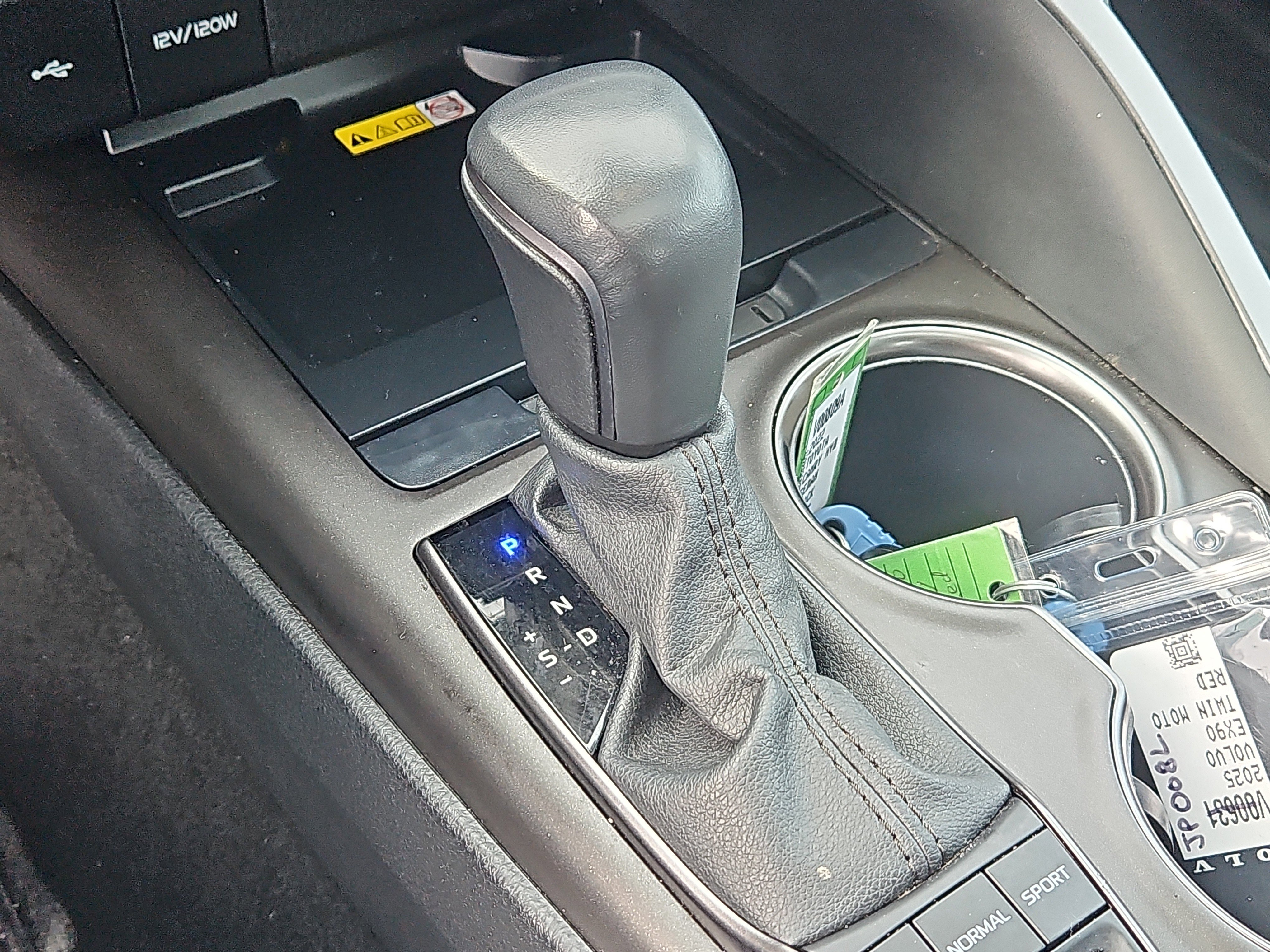 Used 2022 Toyota Camry SE image 19