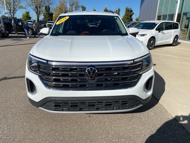 Used 2024 Volkswagen Atlas SE image 2