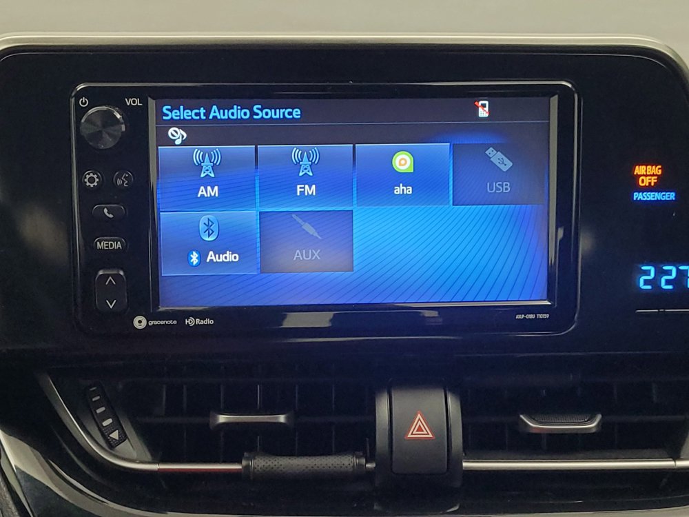 Used 2018 Toyota C-HR XLE FWD image 25